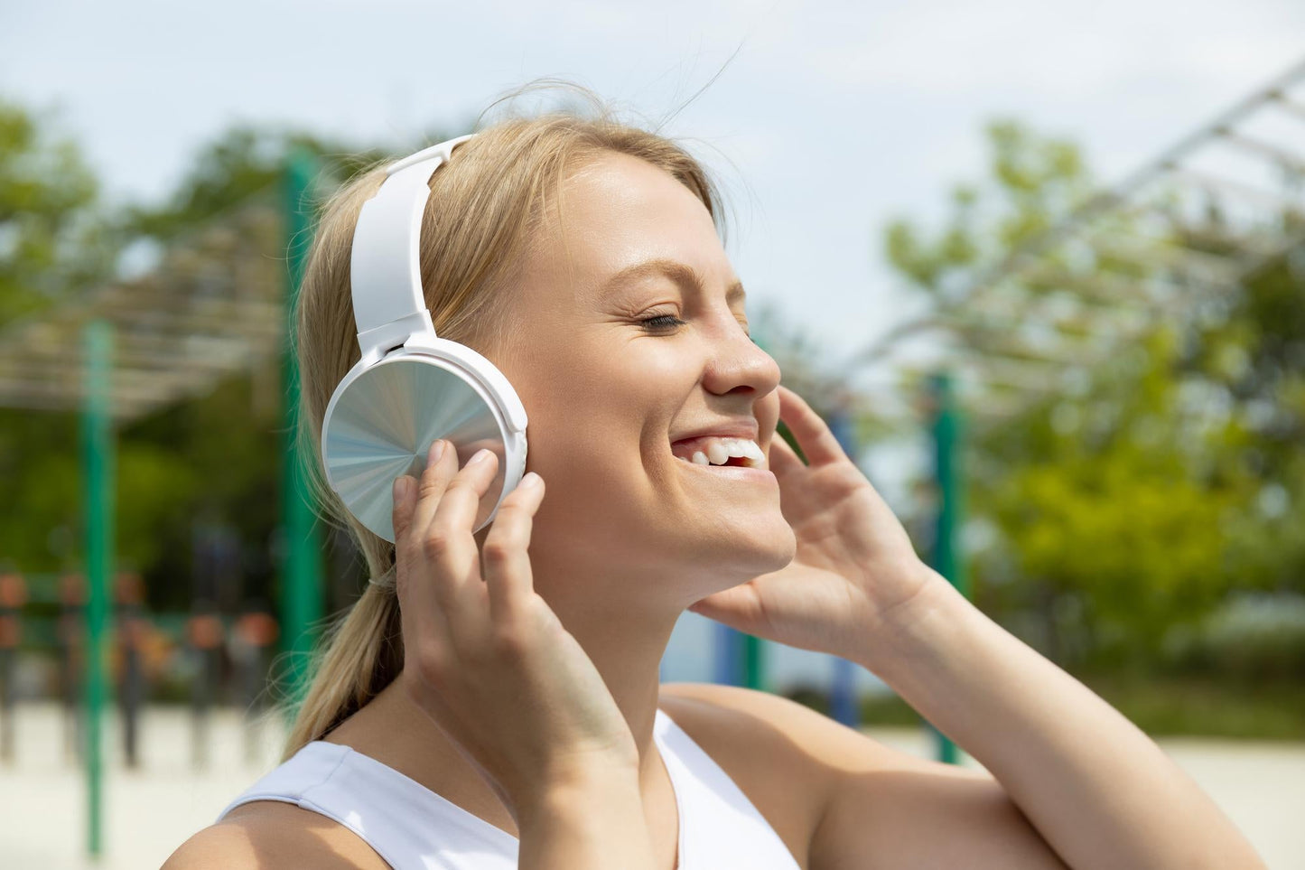 AeroSound Wireless Headphones